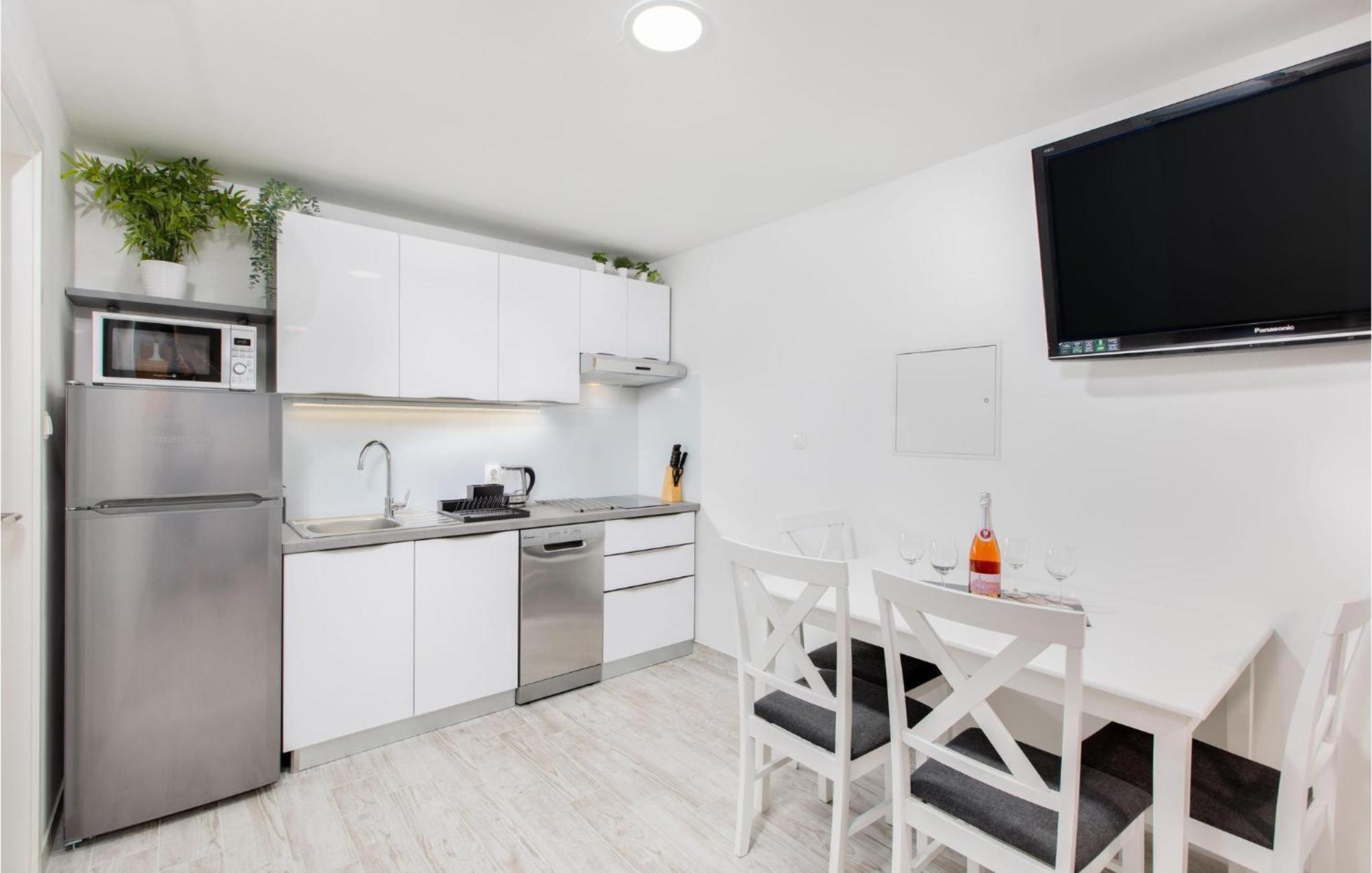 Gorgeous Apartment In Krk With Wifi Punat Luaran gambar